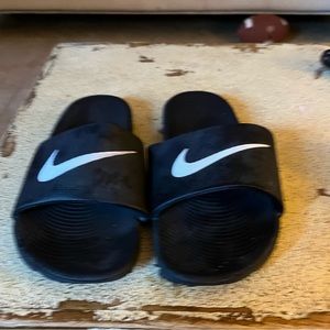 Nike slides size 7